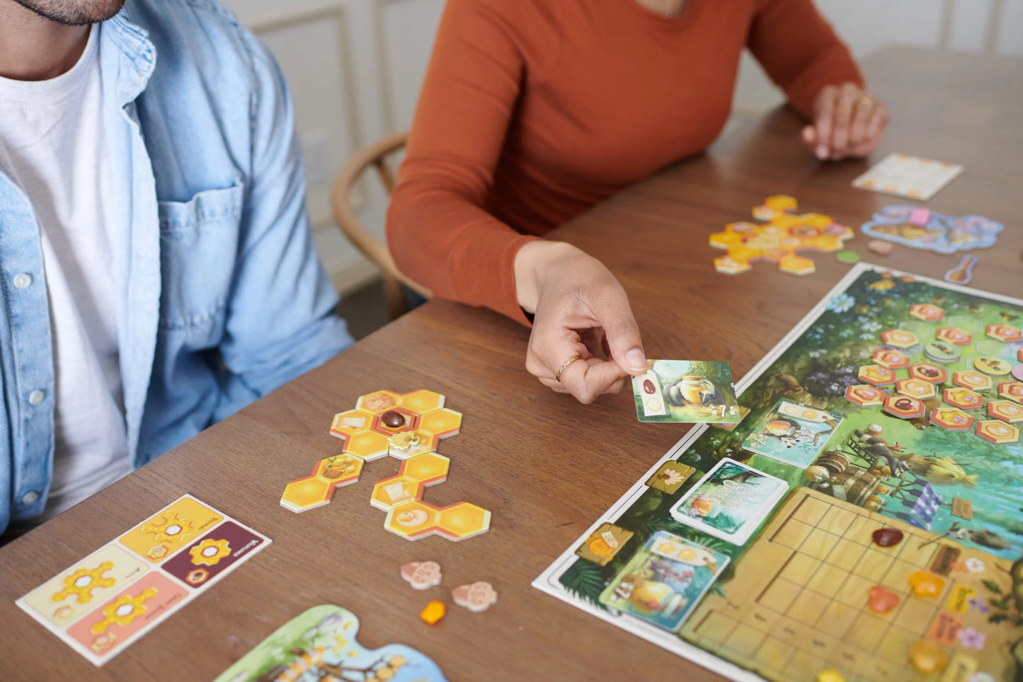 Honey Buzz 100% Organic Strategy (Board Game)